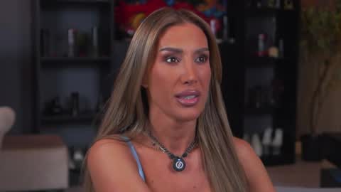 Snapshot of evelyn_evyy chatting on April 2026 06:12:01 PM Evelyn online show from April 2026 06:12:01 PM
