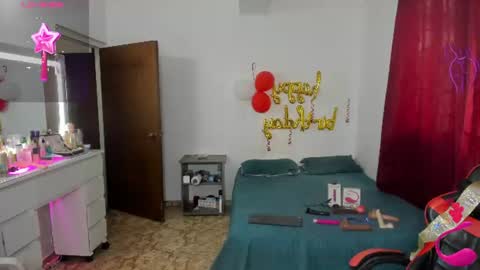 Snapshot of evelyn_squirts chatting on August 2026 07:27:01 PM Evelyn online show from August 2026 07:27:01 PM