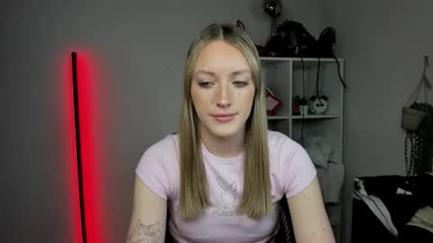 evelynblond online show from April 2026 12:36:01 PM