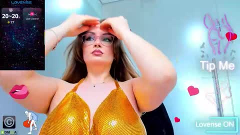 Snapshot of evelyne_rose chatting on February 2026 06:13:01 AM evelyne_rose online show from February 2026 06:13:01 AM