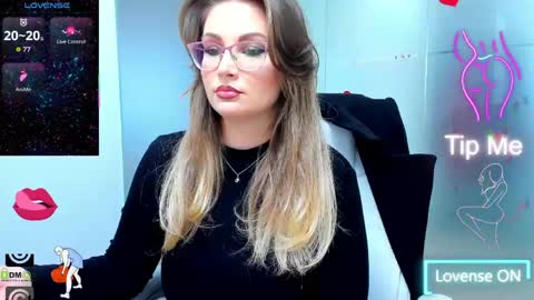 Snapshot of evelyne_rose chatting on March 2026 06:17:01 AM evelyne_rose online show from March 2026 06:17:01 AM