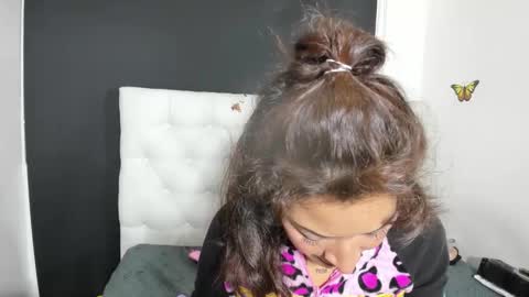 Snapshot of evelynesex chatting on February 2026 03:59:01 AM Evelyne online show from February 2026 03:59:01 AM