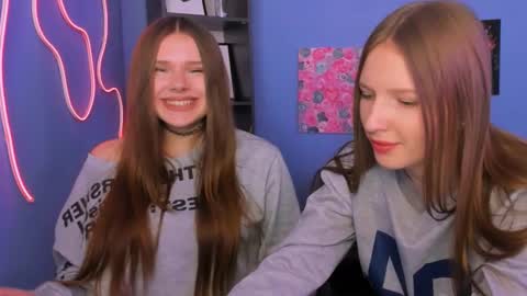 Snapshot of evelynlovelyy chatting on March 2026 12:10:02 PM evelynlovelyy online show from March 2026 12:10:02 PM