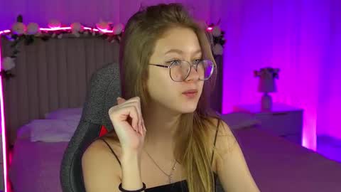 Snapshot of evemundie chatting on November 2025 12:26:01 PM Eve online show from November 2025 12:26:01 PM