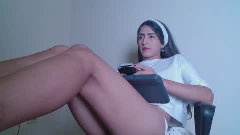 Snapshot of everly_monroe chatting on November 2025 06:12:01 AM everly_monroe online show from November 2025 06:12:01 AM