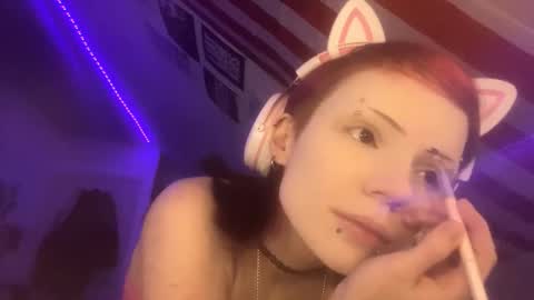 Snapshot of evettezirin chatting on November 2025 12:27:01 PM Sky online show from November 2025 12:27:01 PM