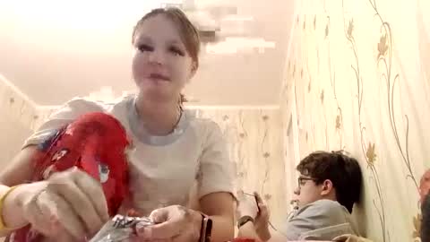 Snapshot of evgeniy_anna chatting on February 2026 09:04:01 PM Evgeniy and Anna online show from February 2026 09:04:01 PM