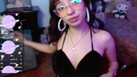 Evie Cloud online show from October 2025 09:34:02 PM