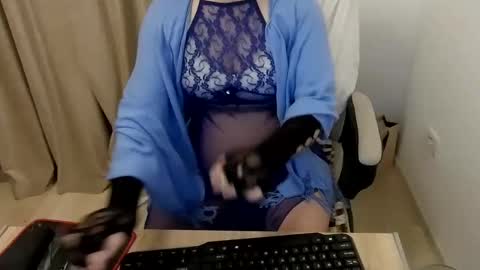 Snapshot of evil_goddesx chatting on January 2025 06:28:01 PM alesia online show from January 2025 06:28:01 PM