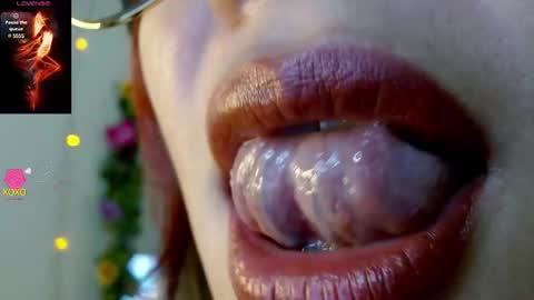 Snapshot of evolethmontenegros chatting on December 2024 10:10:02 AM Evoleth online show from December 2024 10:10:02 AM