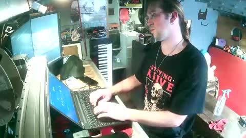 Snapshot of evpierce chatting on February 2025 07:06:02 AM EvPierce online show from February 2025 07:06:02 AM