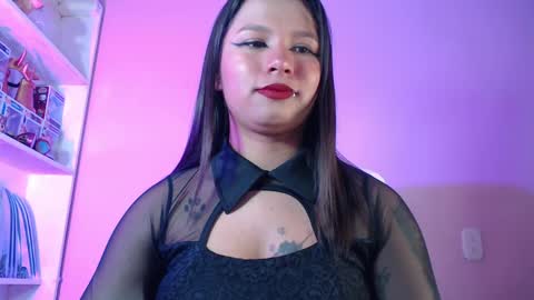 Im Evy online show from January 2025 01:21:02 AM