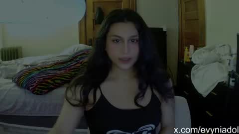 Snapshot of evyniadoll chatting on July 2026 03:21:02 PM Avelyn Evynia online show from July 2026 03:21:02 PM