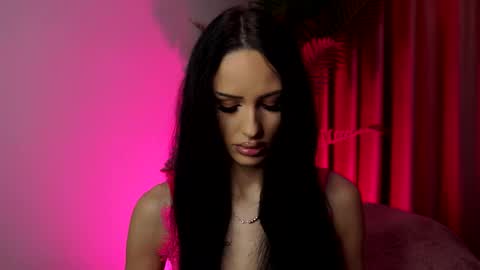 evyymoon online show from February 2026 08:43:01 AM