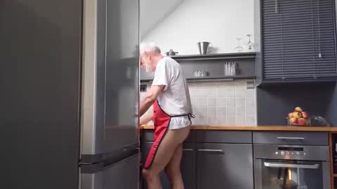 Snapshot of ewaldwillems99 chatting on April 2026 01:12:01 PM Naaktloper online show from April 2026 01:12:01 PM