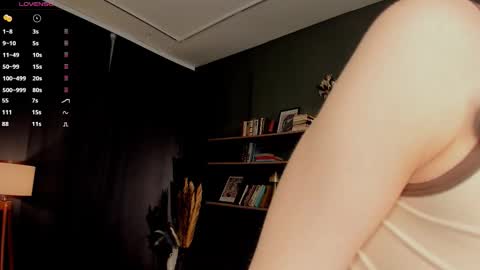 Snapshot of excellent_vibe chatting on February 2026 07:10:01 PM Ann online show from February 2026 07:10:01 PM