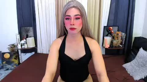 expensive_elise online show from May 2026 10:08:02 PM