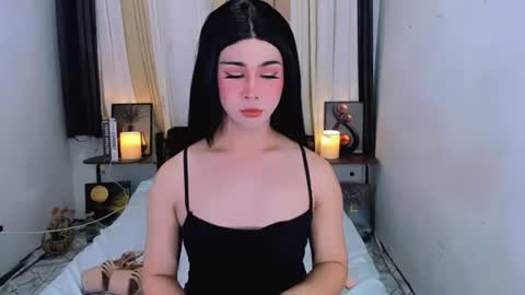 expensive_elise online show from June 2026 11:14:01 AM