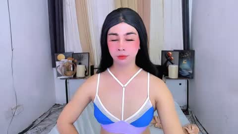 expensive_elise online show from June 2026 07:47:02 AM