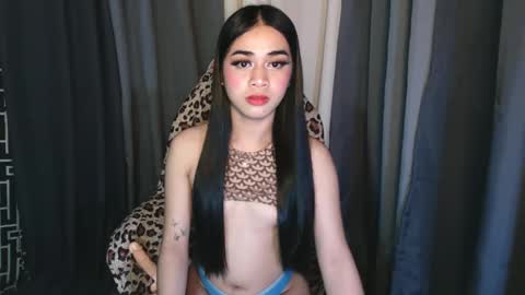 Snapshot of expensivets_chloe chatting on February 2025 01:00:02 PM chloee online show from February 2025 01:00:02 PM