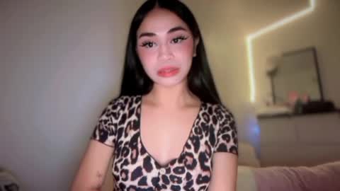 Snapshot of expensivets_chloe chatting on February 2026 01:18:01 PM chloee online show from February 2026 01:18:01 PM