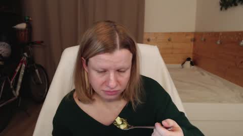 Crystal online show from December 2024 09:13:01 PM