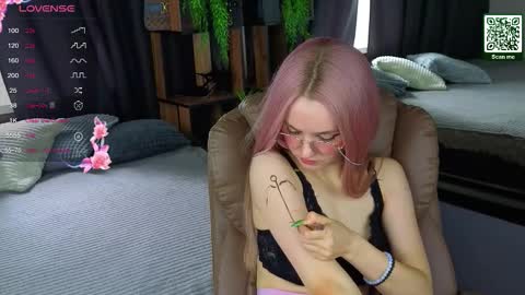 exxxcore_ online show from October 2025 05:52:01 AM