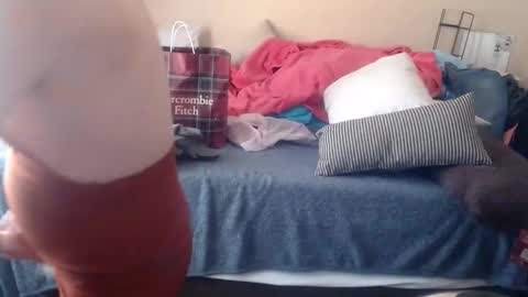 eyeswall0w online show from February 2026 01:23:02 PM