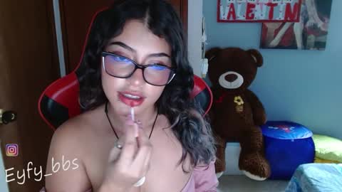 Snapshot of eyfy_bbs chatting on February 2025 08:53:02 PM Nadia online show from February 2025 08:53:02 PM