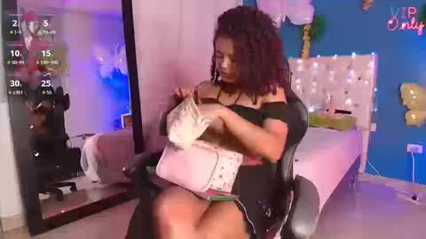 eylend_lisboa_ online show from March 2026 01:17:01 PM