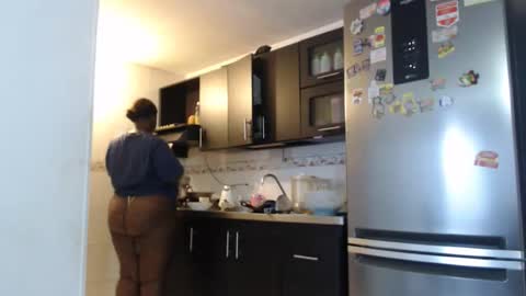 eyshaexotii online show from November 2025 12:00:02 PM