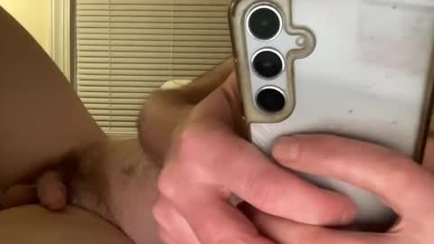 Snapshot of ezrandomguy chatting on February 2026 12:31:01 AM ezrandomguy online show from February 2026 12:31:01 AM