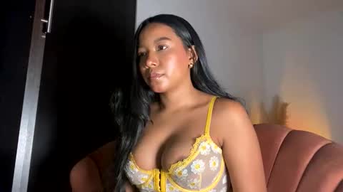 Snapshot of fabianna_laraa chatting on November 2025 09:19:02 AM Thianna online show from November 2025 09:19:02 AM