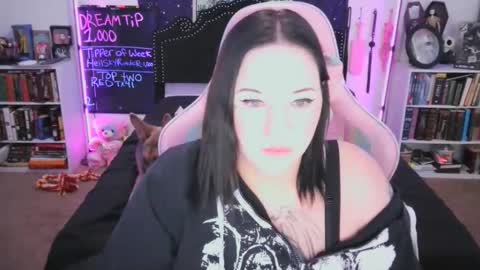 Snapshot of faeofmyth chatting on November 2025 09:59:02 PM faeofmyth online show from November 2025 09:59:02 PM