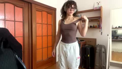 Loly online show from May 2026 11:37:01 AM