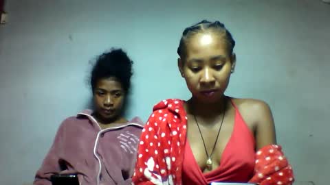 faiqua95 online show from April 2026 06:39:01 PM