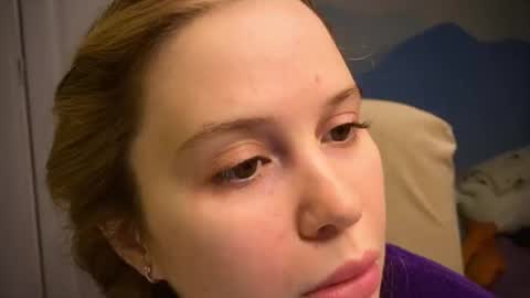 Ilona online show from October 2025 05:54:01 PM