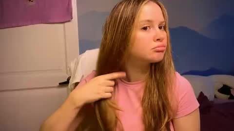 Ilona online show from October 2025 06:43:02 AM