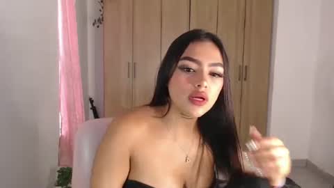 Snapshot of fairylatin chatting on February 2025 10:33:01 PM fairylatin online show from February 2025 10:33:01 PM