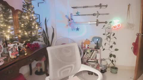 Snapshot of fairywhore chatting on December 2024 04:22:02 AM Jackie Cosplayer online show from December 2024 04:22:02 AM