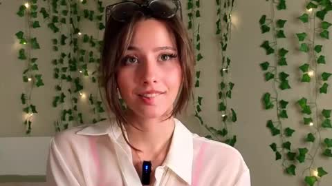 Snapshot of falinecrosthwaite chatting on September 2025 08:53:02 PM Kaori online show from September 2025 08:53:02 PM