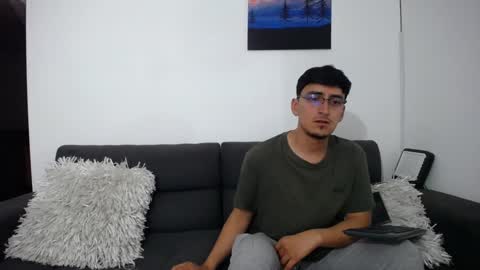 Snapshot of fallgays chatting on December 2024 01:50:01 AM FallGays online show from December 2024 01:50:01 AM