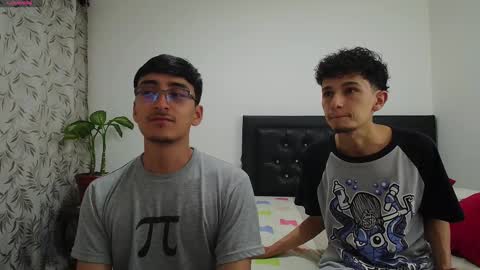 Snapshot of fallgays chatting on September 2025 11:28:01 PM FallGays online show from September 2025 11:28:01 PM