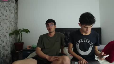 Snapshot of fallgays chatting on October 2025 11:46:01 PM FallGays online show from October 2025 11:46:01 PM