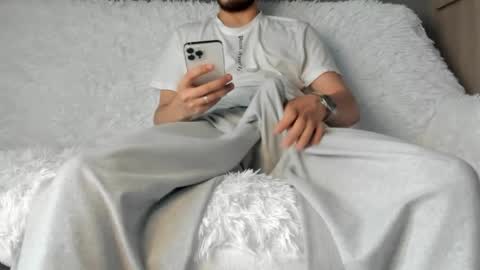 famharts online show from April 2026 10:43:02 AM