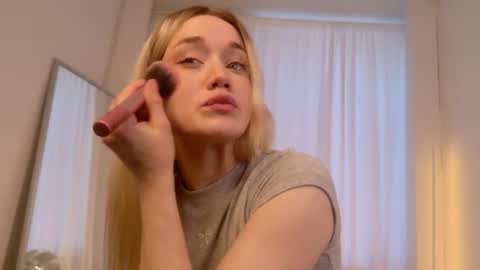 fancyamelia online show from September 2025 02:33:01 PM