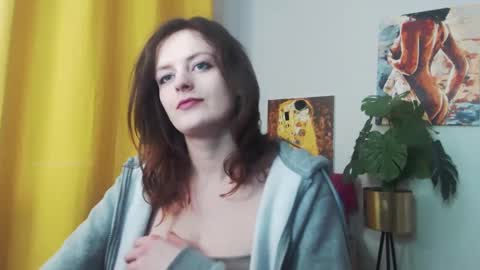 Nadine online show from December 2024 12:23:01 PM