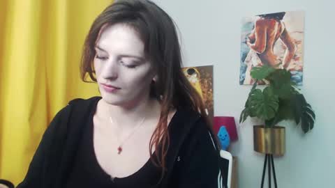 Nadine online show from January 2025 09:19:02 AM