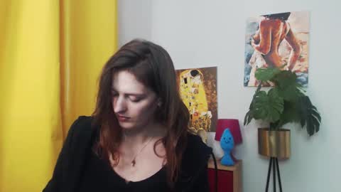 Nadine online show from January 2025 12:24:01 PM