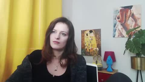 Nadine online show from January 2025 12:18:01 PM